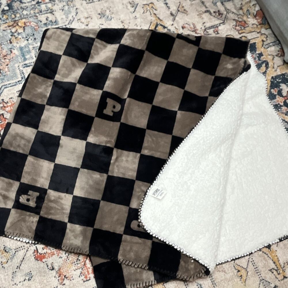 PINK Victoria's Secret Check Sherpa Throw Blanket 50 x 60 in Black Beige White